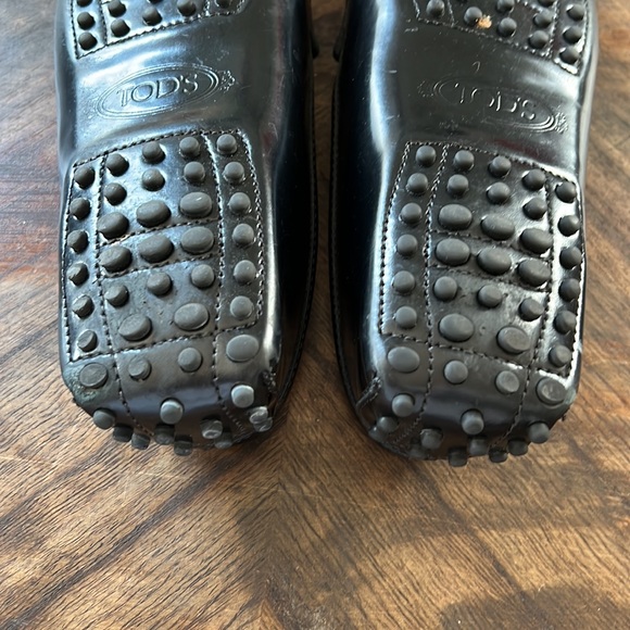 Tod's Black Leather Loafers with Gold Accents - Picture 8 of 9